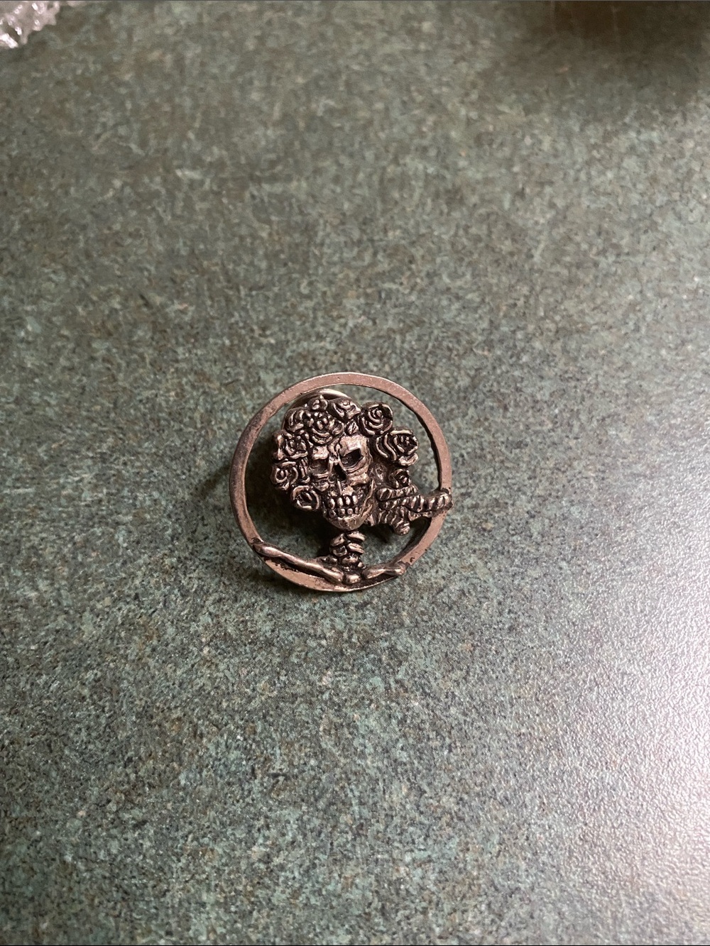 Bronze Skull & Rose Hat tack— Men's Accessory